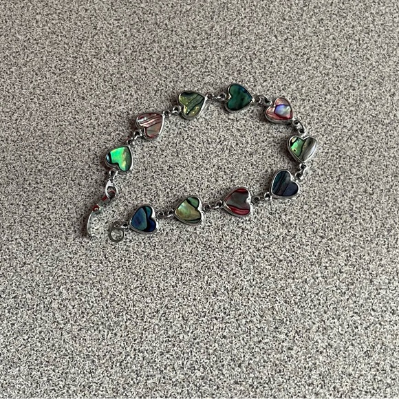 Vintage Heart Bracelet - Picture 5 of 7